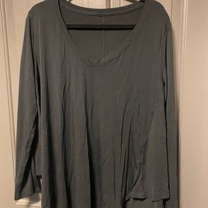 Lululemon long sleeve shirt. Never worn.